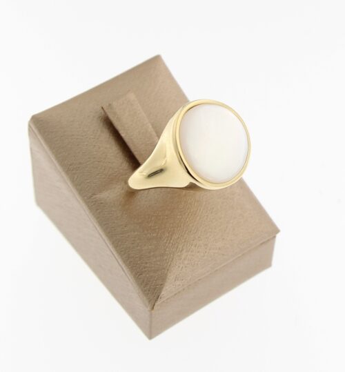 Brusi geelgoud ring, Indjolino collectie, met wit parelmoer