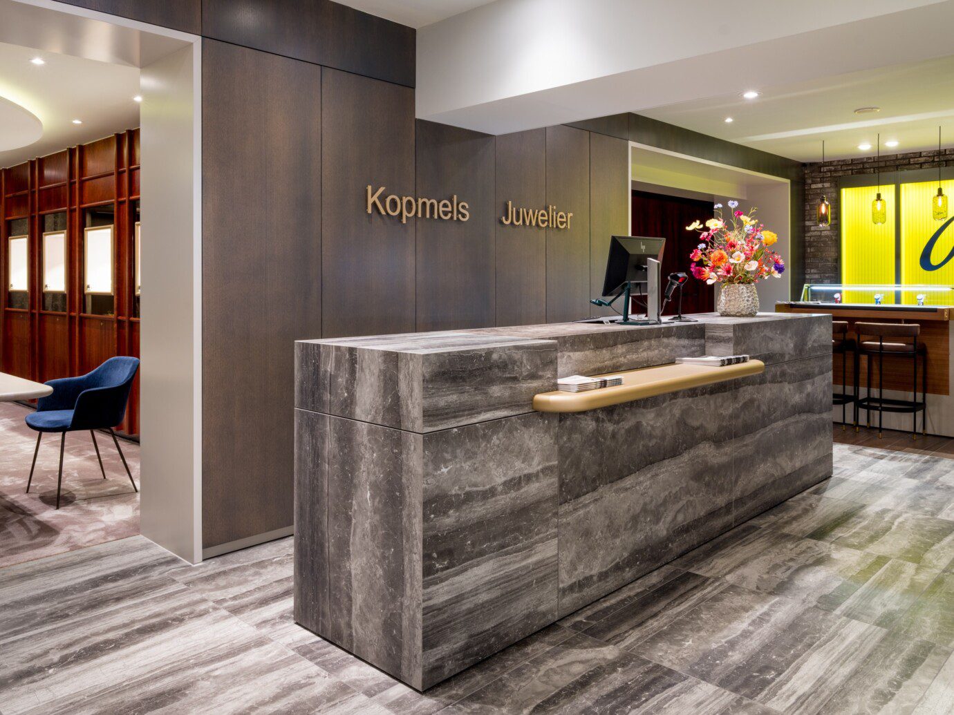 T137.210.11.331.00 Tissot PRX 35MM