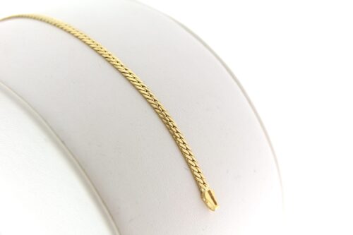 geelgouden-armband-platte-gourmet-schakel