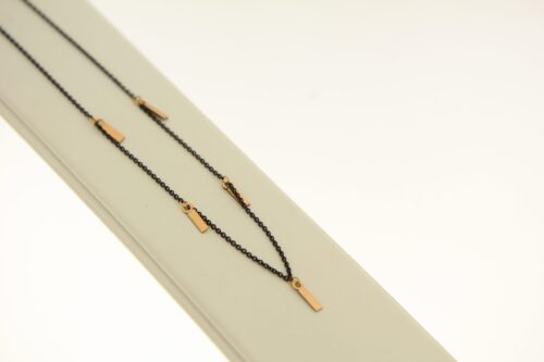 collier-met-18karaat-rose-gouden-staafjes