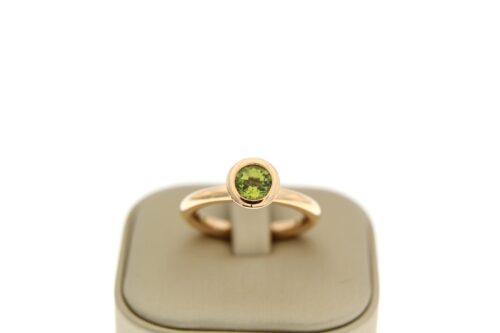 bron-rosegouden-sushi-ring-met-peridot