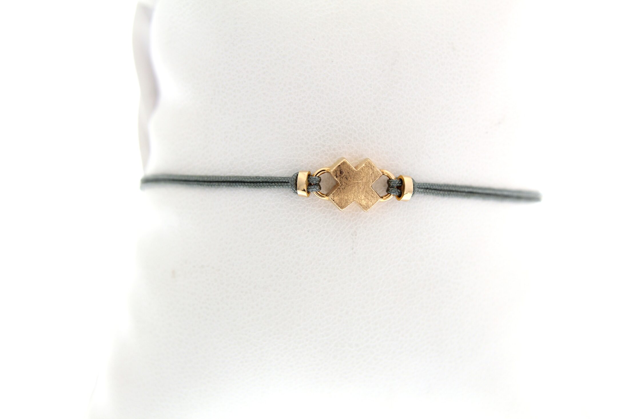 bron-koord-armband-olijfgroen-met-gematteerd-kusje