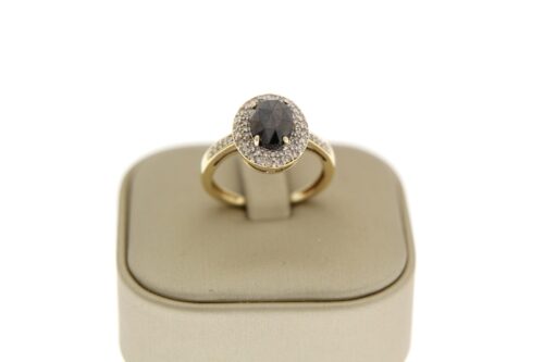 Geelgouden ring met Onyx en diamant